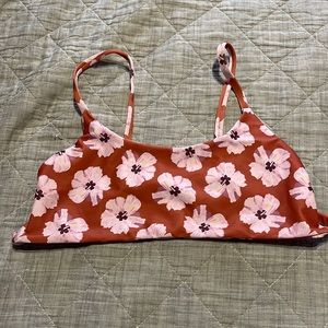 NWOT bikini top Medium Lokahi